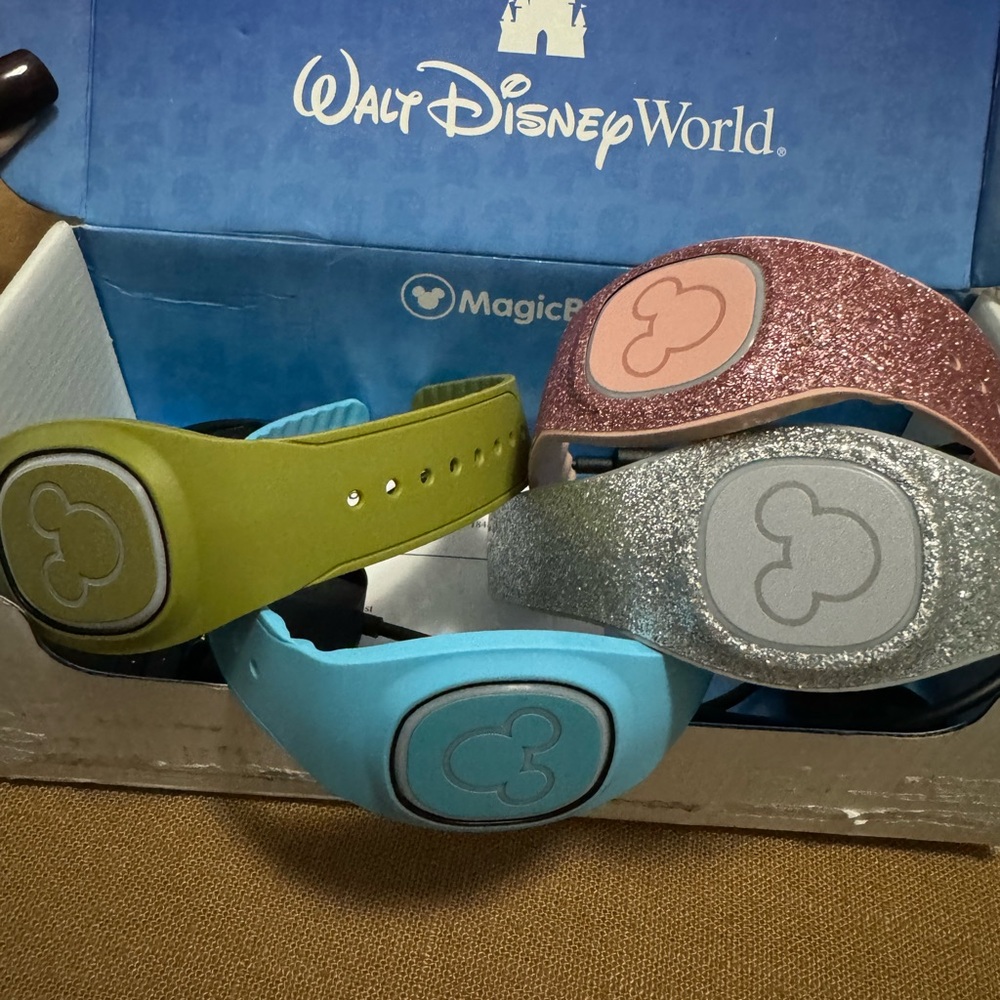 DISNEY MAGIC BANDS+ (set of 4) blue, green, glitter pink and glitter silver NEW